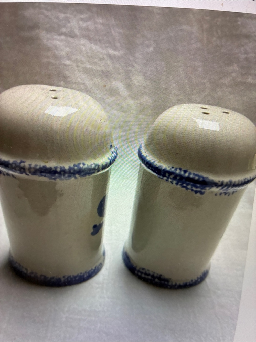 Cottagecore blue spongeware Heart Stoneware Salt & Pepper shakers 4.25” - Picture 3 of 8